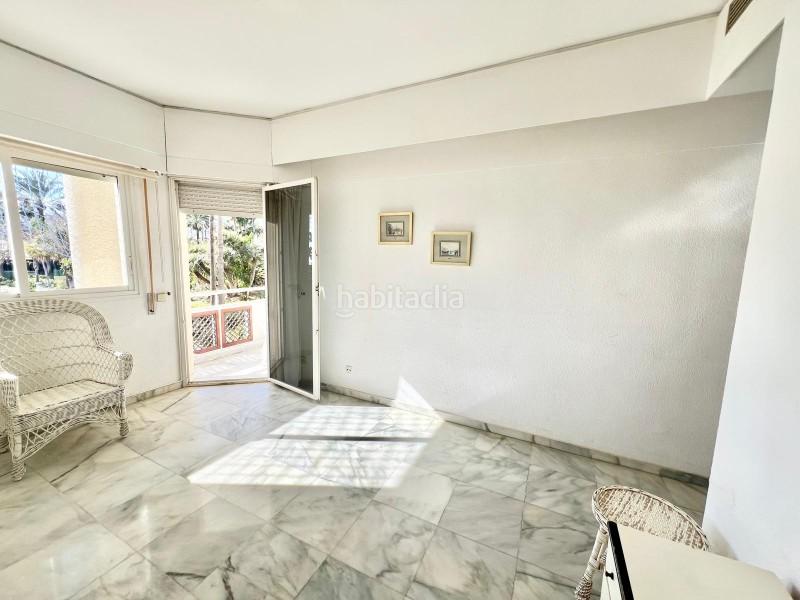 Foto 4f4d8901-36fd-4fea-b023-9858b0dad3b6. Pis a calle obispo juan alonso 3 a Playamar - Benyamina Torremolinos