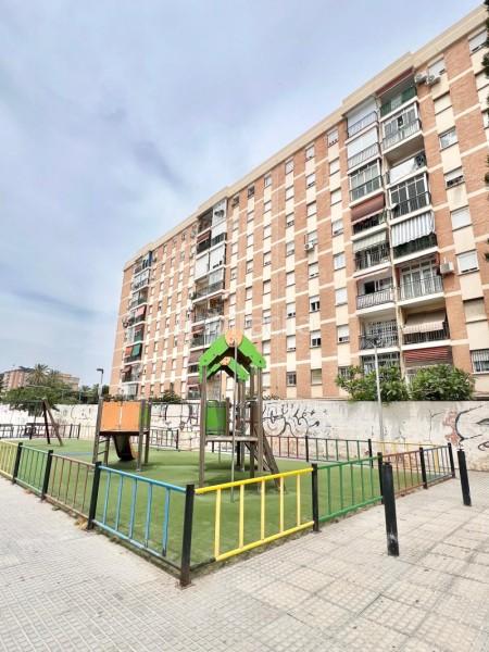 Foto 3bcb2a21-4c36-496d-8ef4-c4546704d5ea. Piso en calle francisco de sarriá 4 piso en venta en la unión , en Málaga