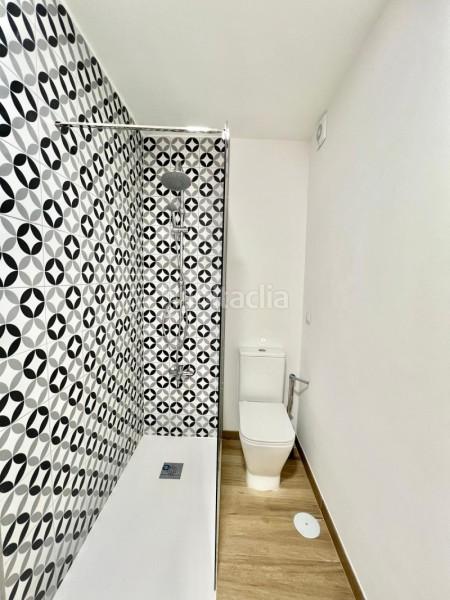 Foto 721e3fa1-bfb0-4a4d-913a-51675198c89f. Piso en calle francisco de sarriá 4 piso en venta en la unión , en Málaga