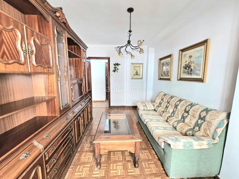 Foto 39b0a5b6-9237-4a28-b3e0-da6be2a54724. Piso en calle rodríguez cansino 2 piso en venta en la victoria , en Málaga