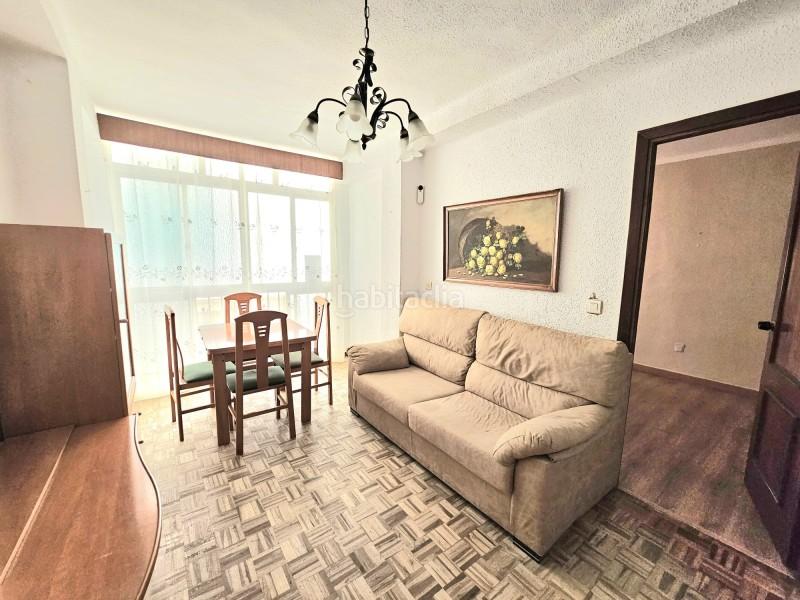 Foto 700be1fb-c96d-47e4-a88a-9718b07148ee. Piso en calle rodríguez cansino 2 piso en venta en la victoria , en Málaga