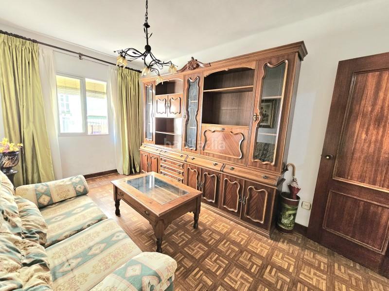 Foto 8337bce6-c7e3-42ca-9b89-1e7d85087520. Piso en calle rodríguez cansino 2 piso en venta en la victoria , en Málaga