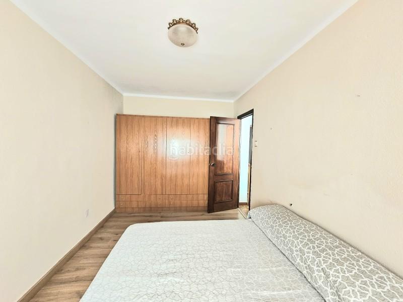 Foto fec32a7b-e210-4fbc-bb6f-478938b5e56d. Piso en calle rodríguez cansino 2 piso en venta en la victoria , en Málaga