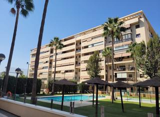 Piso en Calle la unión mercantil 31. Piso en venta en parque litoral málaga, málaga