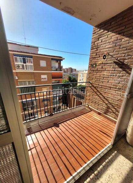 Foto 839b43ce-d7fb-49ad-b192-b7030fb30b75. Pis a calle miramargaritas 2 a Parque Victoria Eugenia Málaga