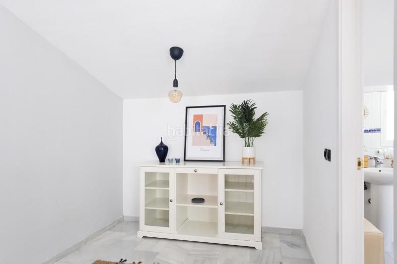 Foto 43072e7c-a16f-4a94-8fbb-dc98defbd71c. Dúplex a calle perdices a Torreblanca del Sol Fuengirola