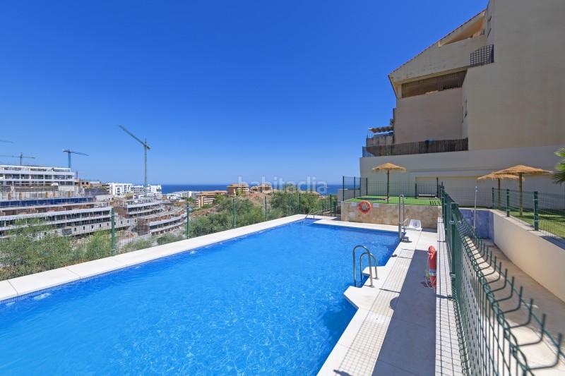 Foto f6d762e2-3014-43d1-b7ee-6d4c0bcc24d8. Dúplex a calle perdices a Torreblanca del Sol Fuengirola