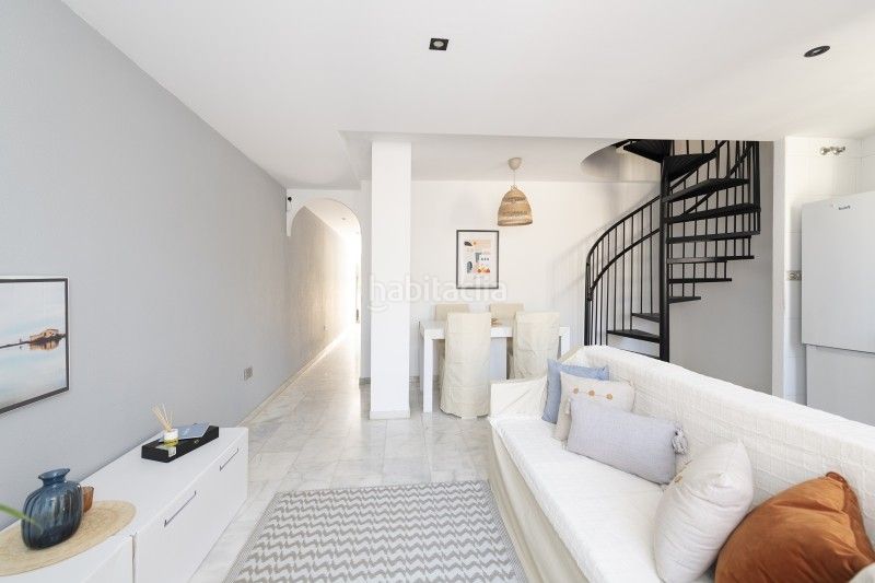 Foto 7fce6a20-c456-4888-8cd5-48f68159924c. Dúplex a calle perdices 4 a Torreblanca del Sol Fuengirola