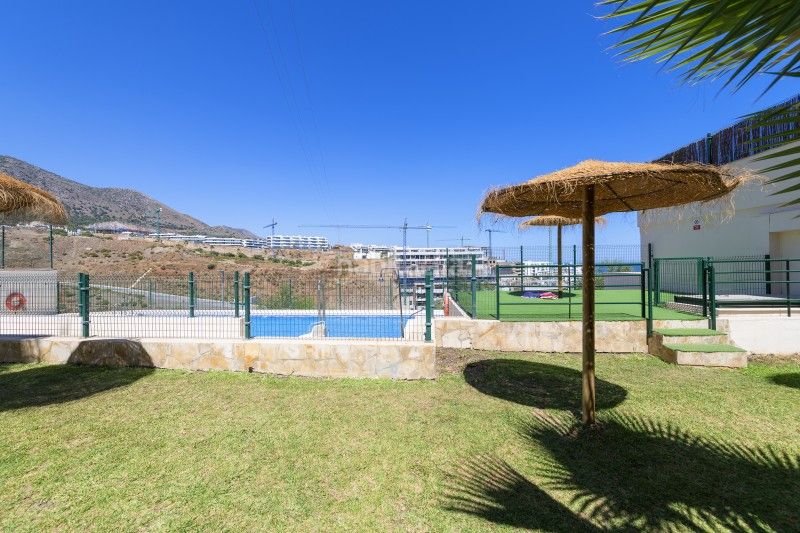 Foto f8938d15-f266-4de9-b03e-a6162abb5584. Dúplex a calle perdices 4 a Torreblanca del Sol Fuengirola