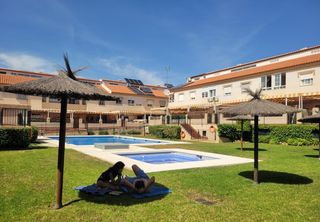 Reihenhaus in Jardines de Alhaurín-Huerta Alta-Fuensanguínea. Adosado en venta en alhaurín de la torre alhaurín de la torre, m