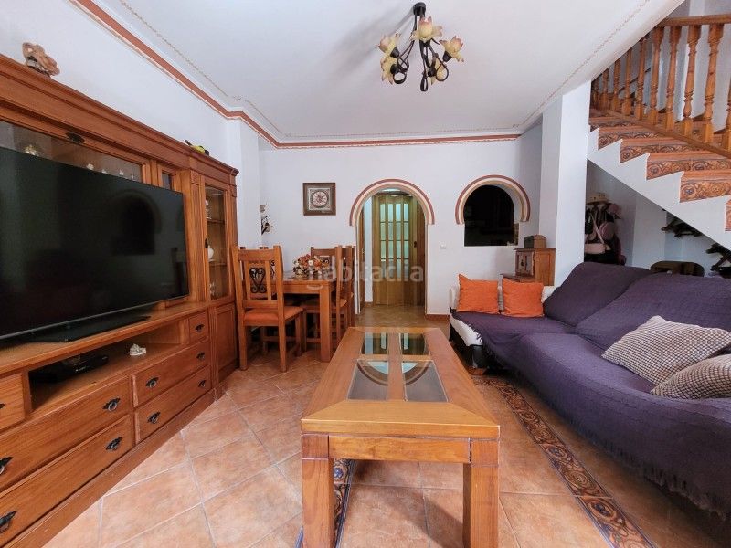 Foto cfa5388a-de67-4c48-b1e6-a8d4a0994c1a. Casa a calle manuel laguna 25 a Mangas Verdes - Las Flores - Parque del Sur Málaga
