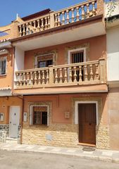 Casa  Calle manuel laguna 25. Casa en venta en junto a parque del sur málaga, málaga