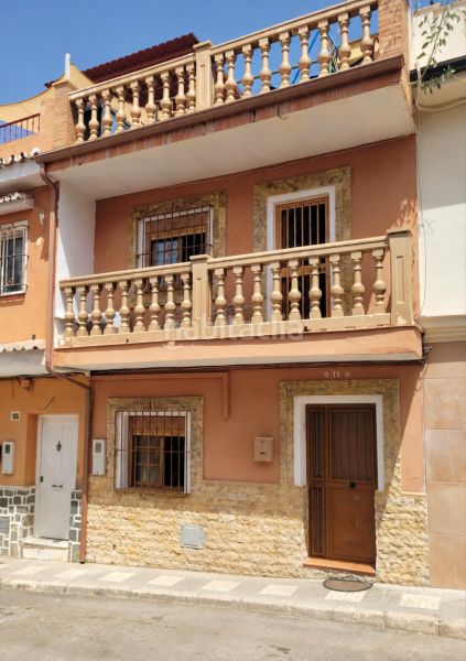 Foto e9ba9a9b-293a-4413-b79f-fb445113c9ee. Casa a calle manuel laguna 25 a Mangas Verdes - Las Flores - Parque del Sur Málaga