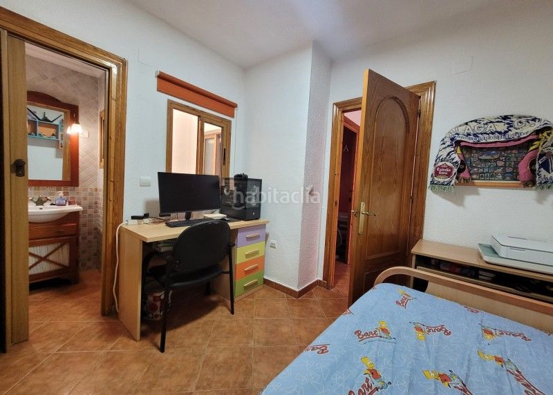 Foto fab1d200-9f94-4adf-88c9-5d7e899cef6c. Casa a calle manuel laguna 25 a Mangas Verdes - Las Flores - Parque del Sur Málaga