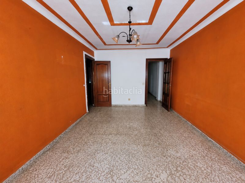 Foto e5b2aa17-14c4-4504-9463-92410bd7cdc4. Pis a calle aguilar y cano 5 a El Palo Málaga