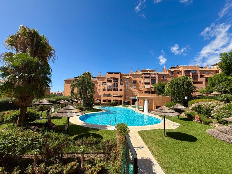 Foto 5a3d40f8-2b89-43cb-96c5-515b6b7375ce. Pis amb aparcament piscina a El Pinillo Torremolinos