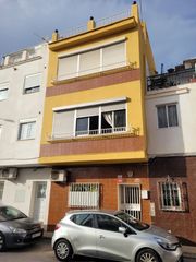 Maison à Calle fernando chirino 8. Casa en venta en junto a mercado de bailén málaga, málaga