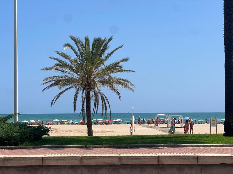 Foto 8fed37c6-5c12-4761-9dda-543dcdbc611e. Apartamento oportunidad en primera línea de playa en gandía! en Gandia
