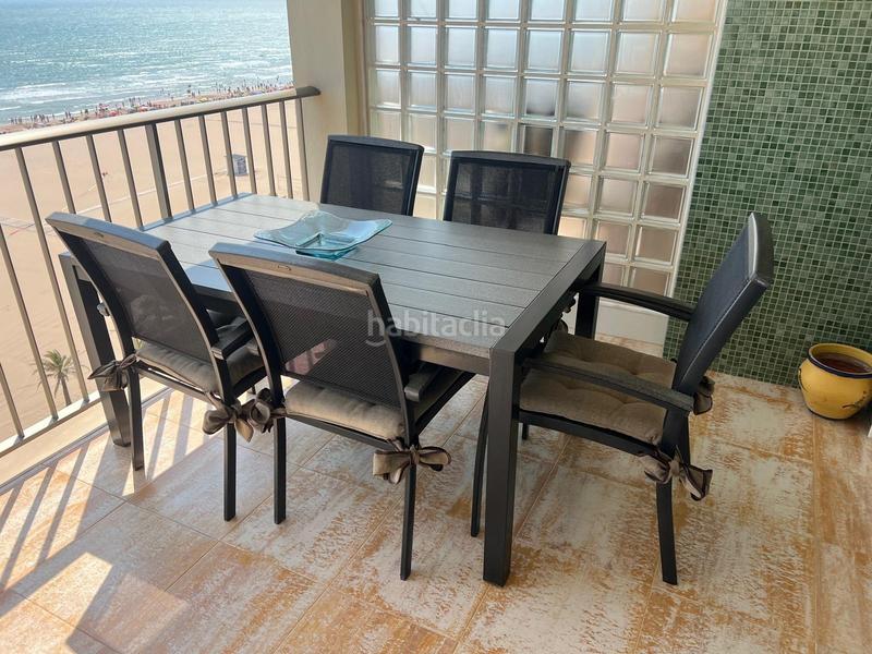 Foto b6a52b79-2a61-4bb4-b624-53a24d468d22. Alquiler apartamento exclusivo apartamento en primera línea de playa con vistas al mar. en Gandia