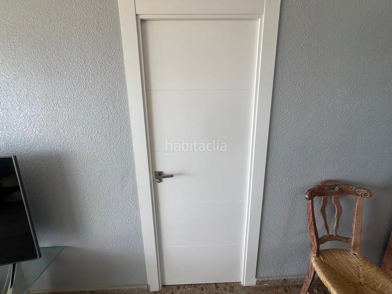 Foto d15202b1-e7d3-444b-b63d-76330e89e705. Alquiler apartamento exclusivo apartamento en primera línea de playa con vistas al mar. en Gandia