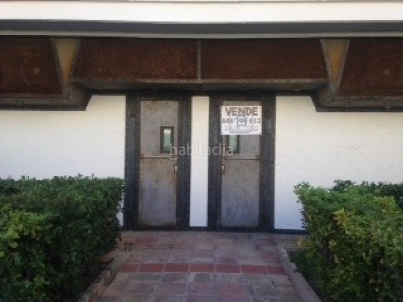 Foto b939f9d1-4486-4668-9768-dc6b573efeb1. Local comercial a Playa de Gandía Gandia