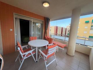 Apartamento en Playa de Gandía. Apartamento con terraza y parking en urbanización de prestigio
