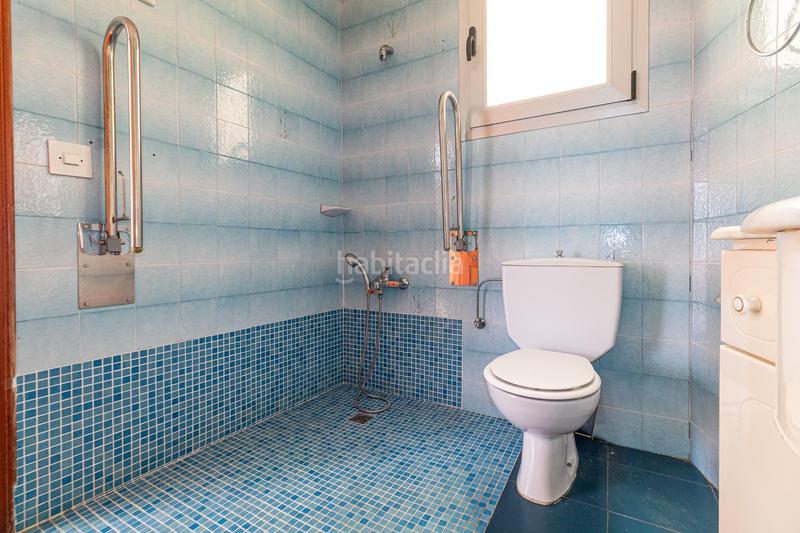 Foto 713b4ea4-ff35-4de0-ae99-fc5a0fd333d9. Edifici a Font d´en Carròs (la)