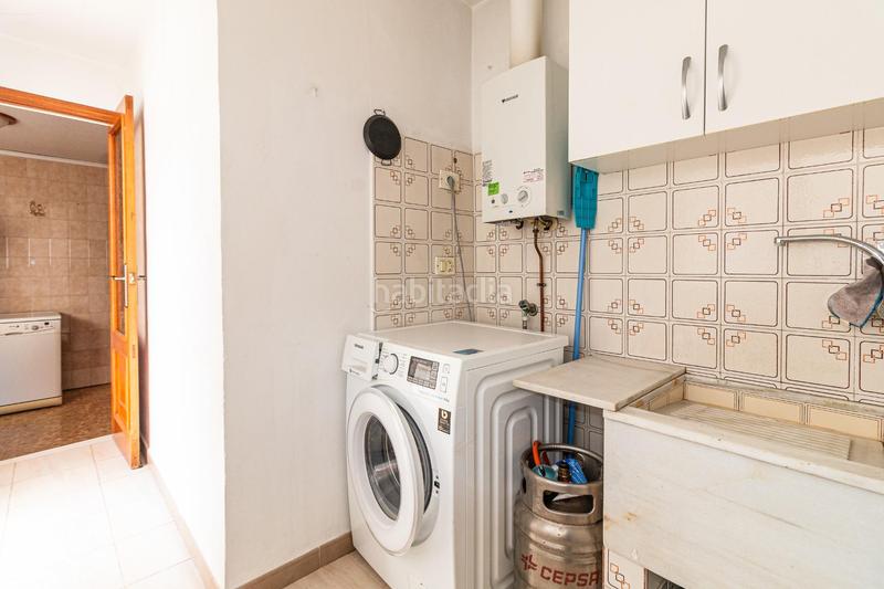 Foto ae621c22-6993-45ca-aa16-2dc6f8e331d8. Edifici a Font d´en Carròs (la)