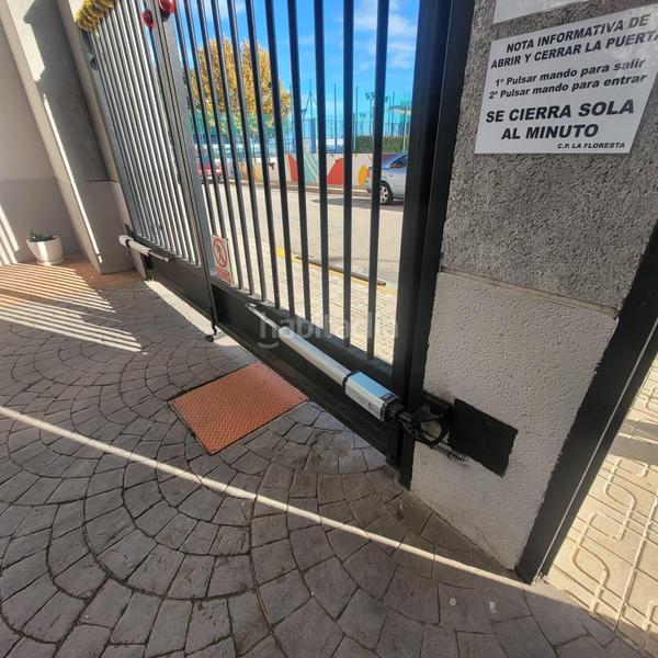 Foto 8d743e2e-24d0-43e9-92ff-6108cf4c4647. Maison jumelée avec parking piscine dans Palma de Gandía