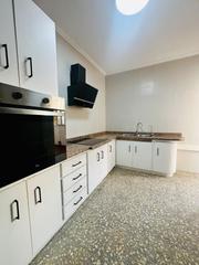 Piso en Bellreguard. Piso en venta de 4 dormitorios y 2 baños en zona tranquila y bie