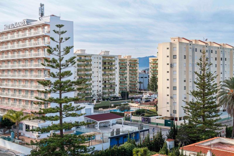 Foto d78610e6-cca2-4365-877c-613c5ff9c166. Àtic amb aparcament piscina a Playa de Gandía Gandia