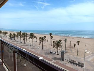Rent Apartment in Playa de Gandía. Apartamento en primera línea con vistas al mar