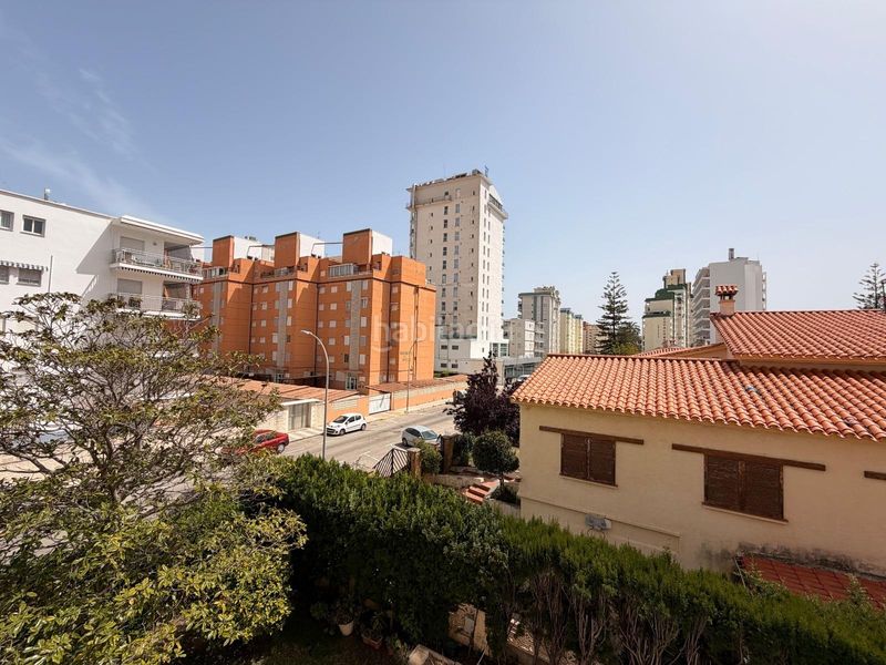 Foto 13d4c70c-f53d-4121-b0a0-53a8c9539c9a. Apartament amb aparcament piscina a Playa de Gandía Gandia