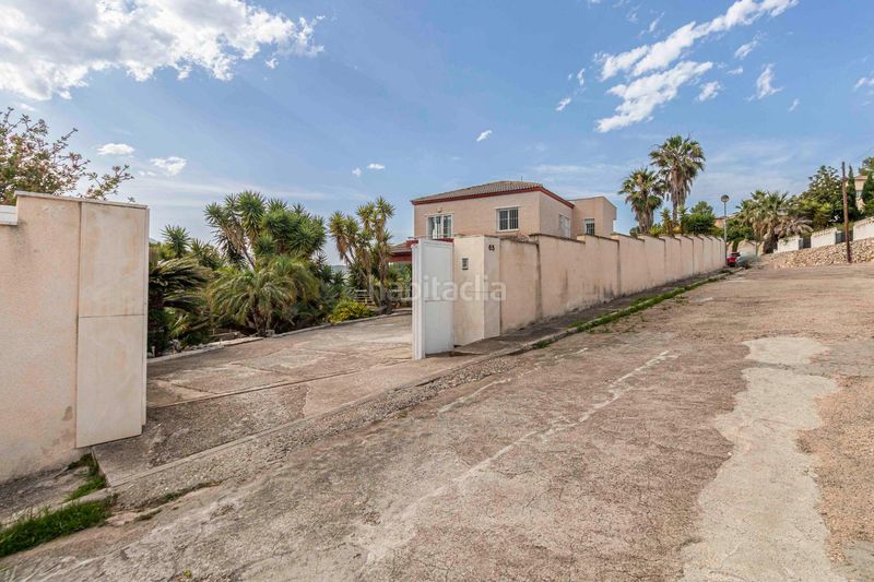 Foto 8a6f83ea-94ae-48ac-ba5f-4f735f5b14a1. Casa amb aparcament a Urbanizaciones Gandia