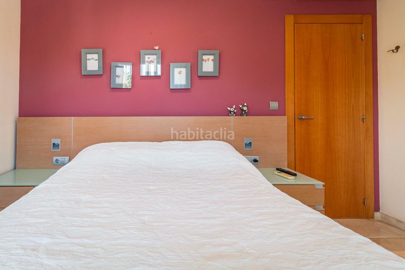 Foto 9c544419-d9c6-4394-82bd-02729bbb12db. Casa amb aparcament a Urbanizaciones Gandia