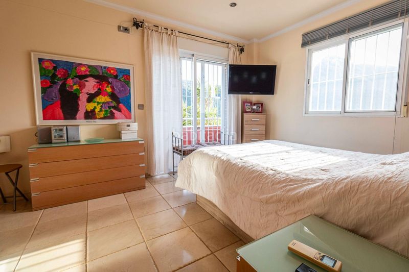 Foto ce48d31e-5bcb-4cb1-92d5-4c6c2118f5ed. Casa amb aparcament a Urbanizaciones Gandia