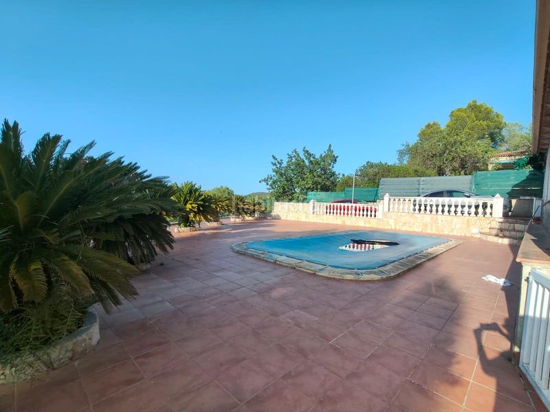 Foto f46c1b7a-d6f8-4654-961b-35967b590337. Casa amb aparcament piscina a Vilallonga / Villalonga