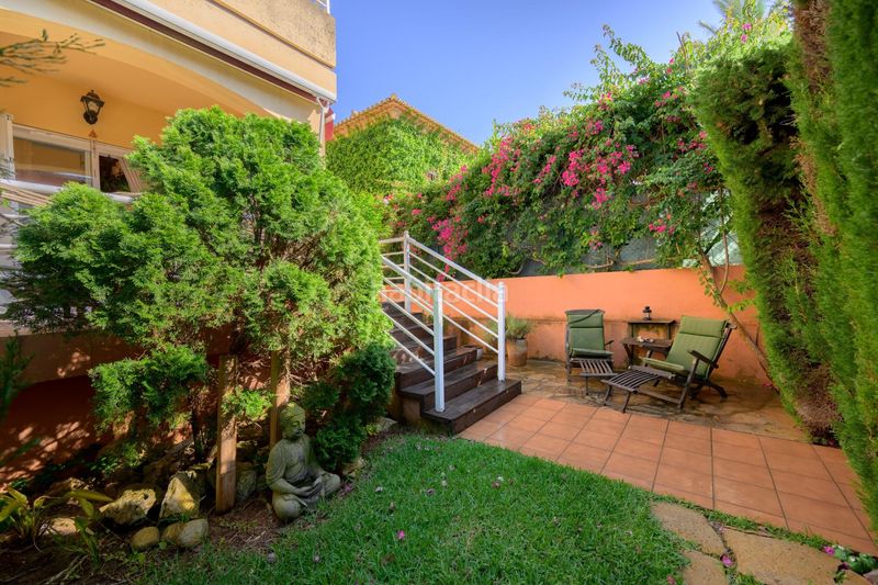 Foto 99e9c3cb-f0a3-451e-baac-5d3fbcefe396. Casa aparellada amb aparcament piscina a Park Nord - Casona Gandia