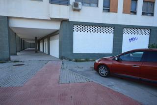 Lloguer Local Comercial a Puertas del sur - Guadabajaque. Oportunidad unica local en zona sur
