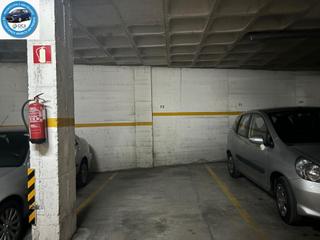 Aparcament cotxe a El Altillo