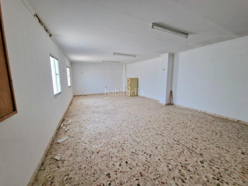 Foto 44e2fd41-07ed-40d5-bcd1-c94937eb85eb. Casa oportunidad única! local de dos plantas con azotea en el tejal ideal para convertir en vivienda en Puerto de Santa María (El)
