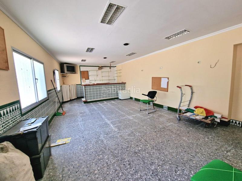 Foto b2cf5808-a356-472a-8c01-55e459a83943. Casa oportunidad única! local de dos plantas con azotea en el tejal ideal para convertir en vivienda en Puerto de Santa María (El)