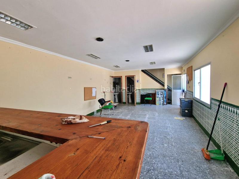 Foto eccf82a0-3f17-4fcf-ae14-c5591be375bb. Casa oportunidad única! local de dos plantas con azotea en el tejal ideal para convertir en vivienda en Puerto de Santa María (El)