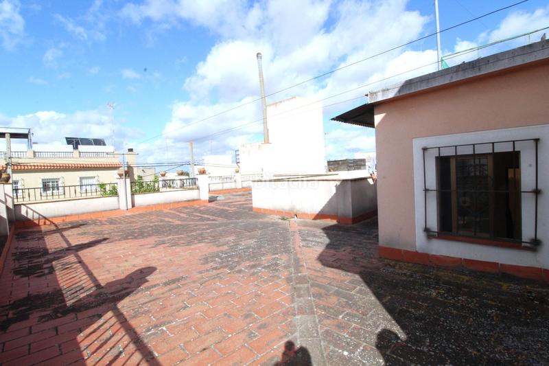 Foto 0c1b4ff3-4a8b-404a-a4ae-36b280c2c8f0. Casa  de una planta con jardin en Caballero Bonald-S. José Obrero-Guadalcacín Jerez de la Frontera