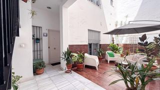 Piso en Centro. Moderno apartamento de una habitación en alquiler  ideal inversi