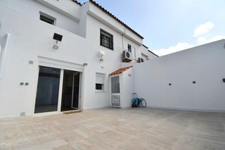 Casa adossada a El Rocío - La Milagrosa. Magnífica vivienda unifamiliar vpo en la marquesa  lista para en