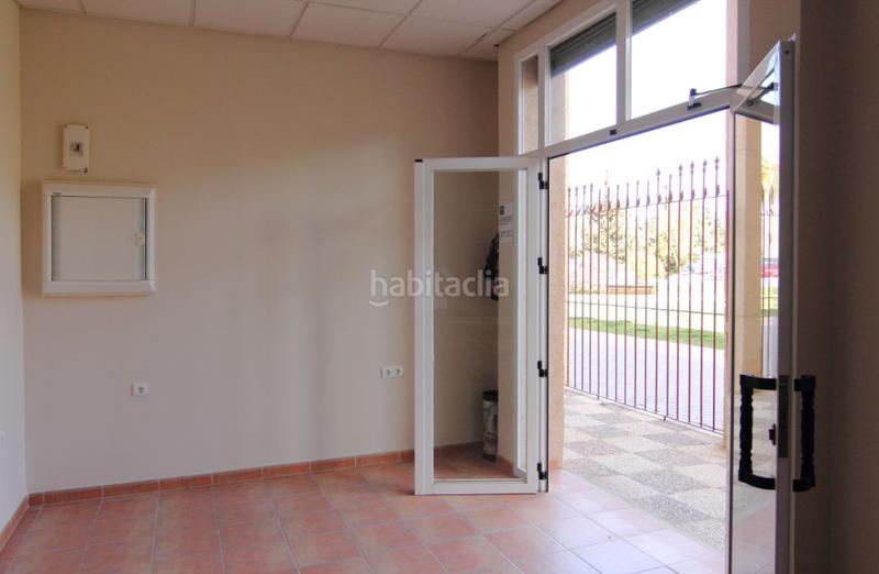 Foto 2f6158e6-9464-455a-b0d3-f1afbbf34a8e. Local comercial estupendo local en zona oeste en Santiago - Coronación Jerez de la Frontera