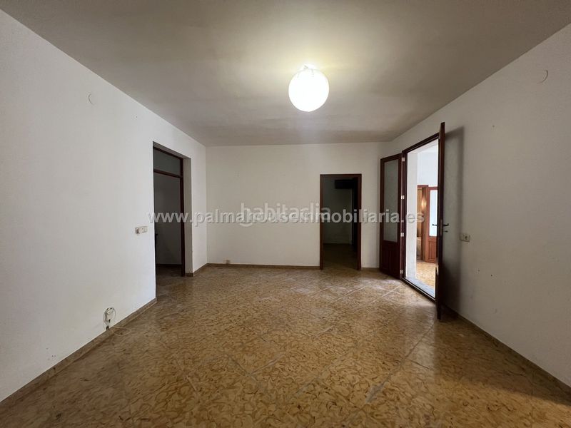 Foto db709110-ff51-40b1-9352-3b498a239185. Masia a Llubí