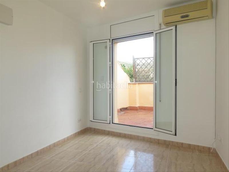 Foto d8b8b957-114b-432b-9f20-b6277da96e07. Edificio  con 10 entidades en La Teixonera Barcelona