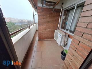 Piso  Calle alcalde marti figueras i. Piso a reformar de 3 habitaciones
